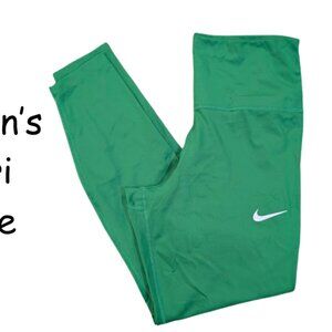 💚 Nike Women’s Capri Leggings – Size Large